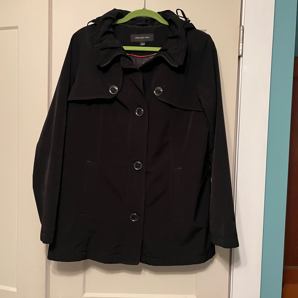 Jones New York Raincoat Excellent condition